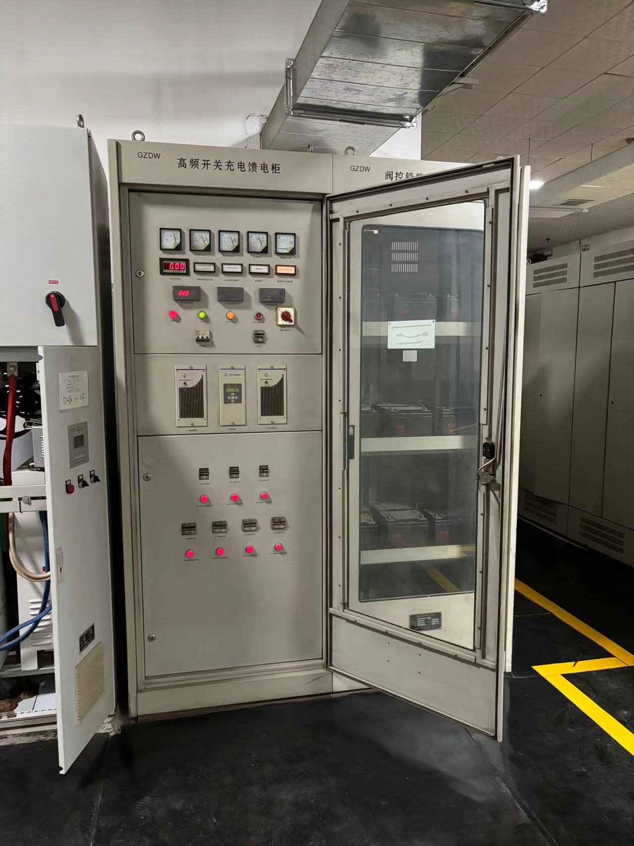 GZDW-220V/40AH直流屏 GZDW-220V/40AH直流屏